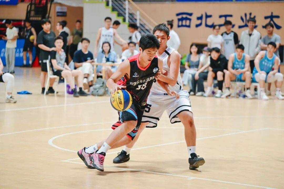 包含全国篮球文化节吸引众多国际友人，共话运动精神的词条