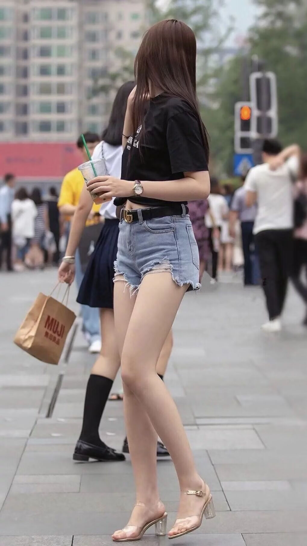 “激情四溢！明星阵容拼尽全力，演绎最火爆赛事”，女明星的激动片段